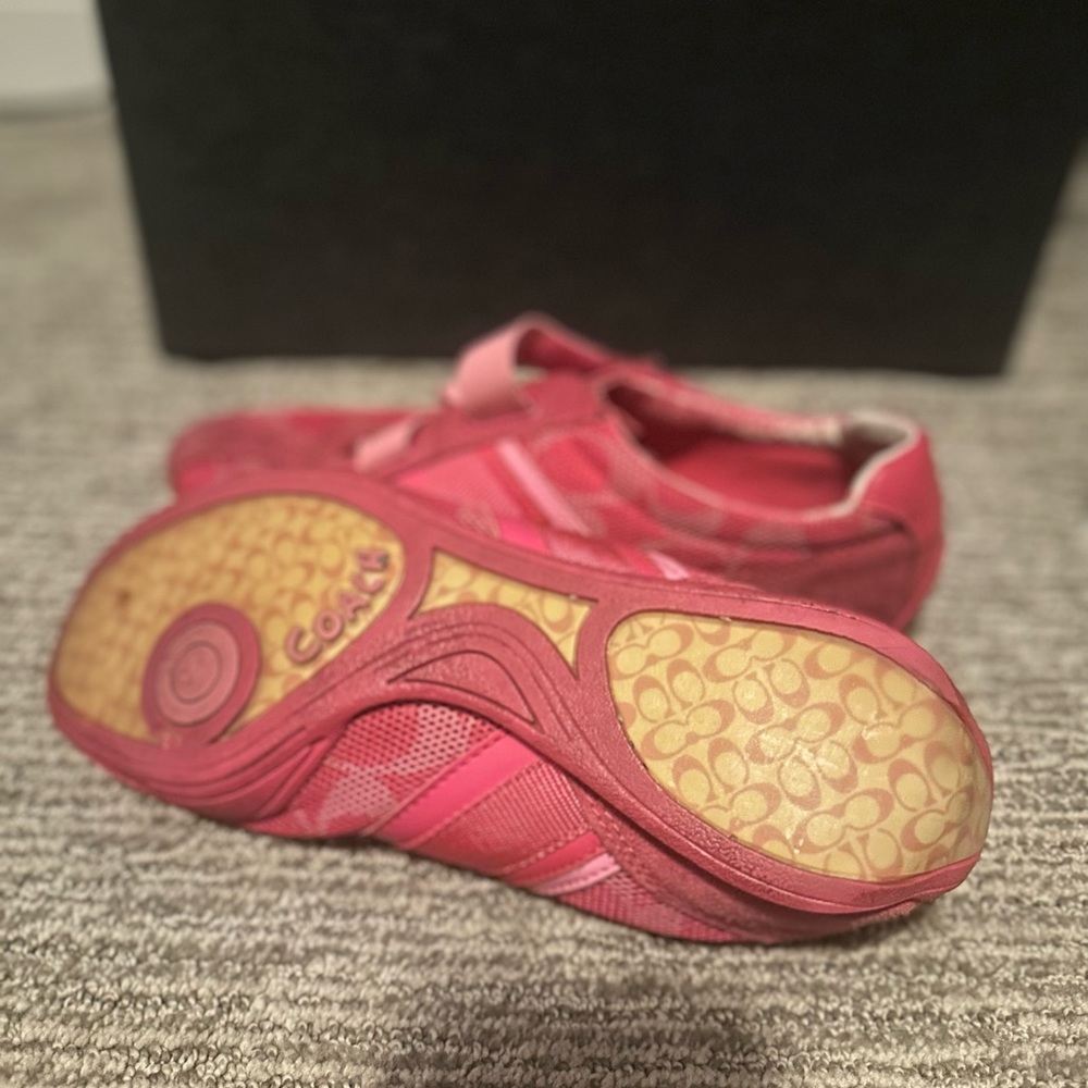 Coach pink sneakers. Comfortable - Picture 4 of 6